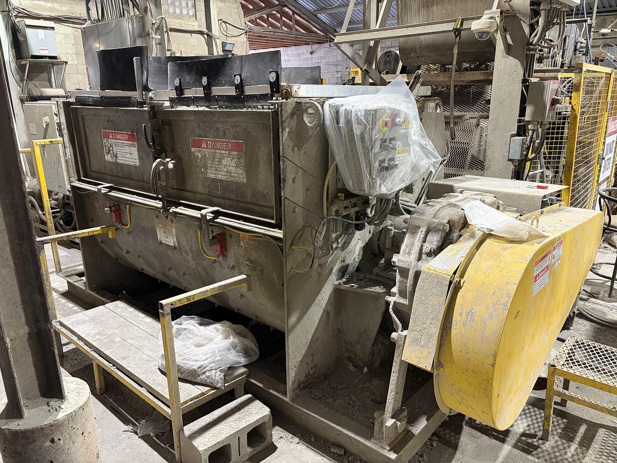 Used 2009 Columbia 22 HF