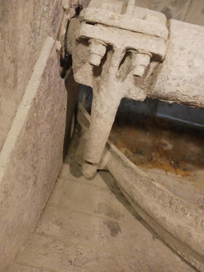 Used 1985 Columbia 22 pit style