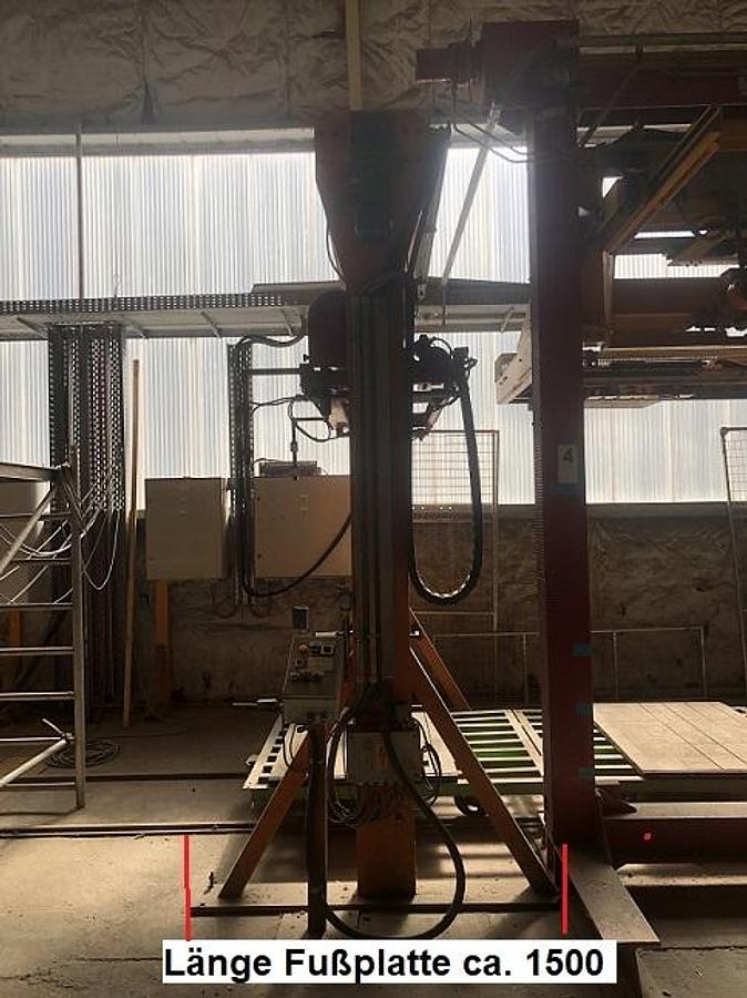 Used 1996 Lenzen Vertical Horizontal strapping