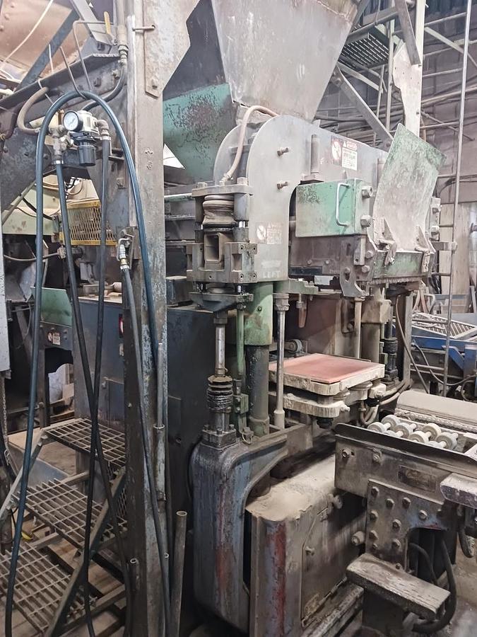 Used 1985 Columbia 22 pit style