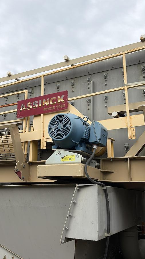 Assinick aggregate washing system