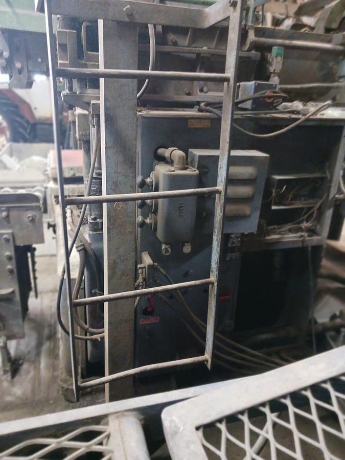 Used 1985 Columbia 22 pit style