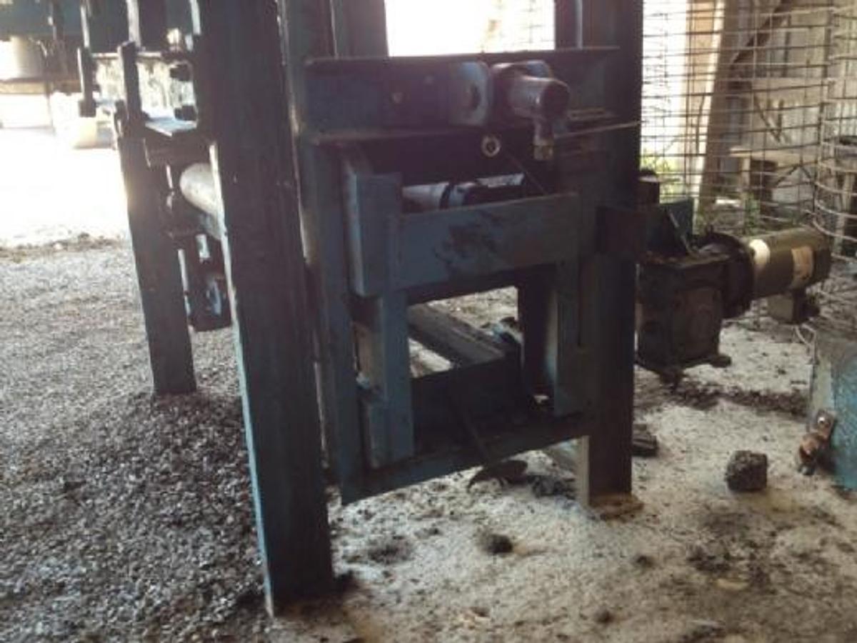 Used 1995 Home made 18x18 and 24x24"