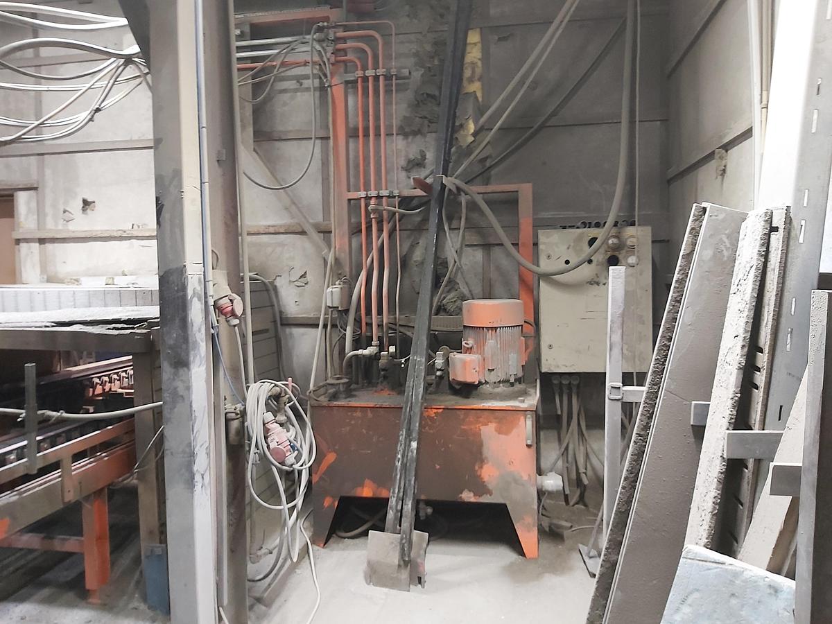 Used 2005 KVM 125x105