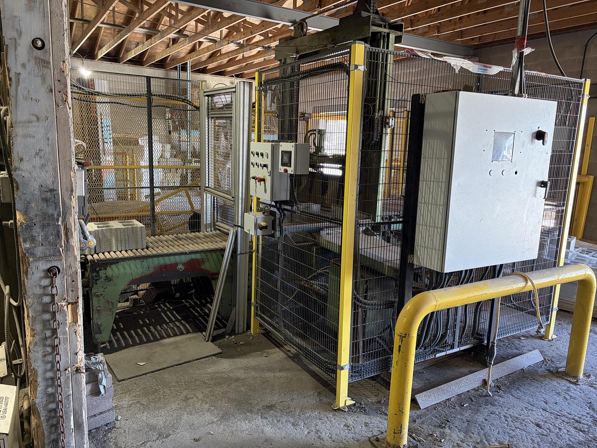 Used 2009 Columbia 22 HF