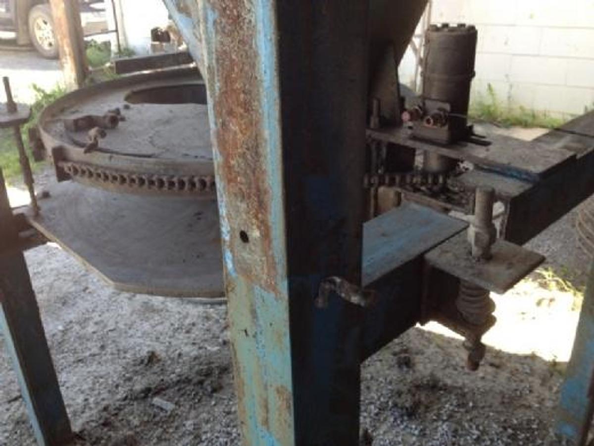 Used 1995 Home made 18x18 and 24x24"