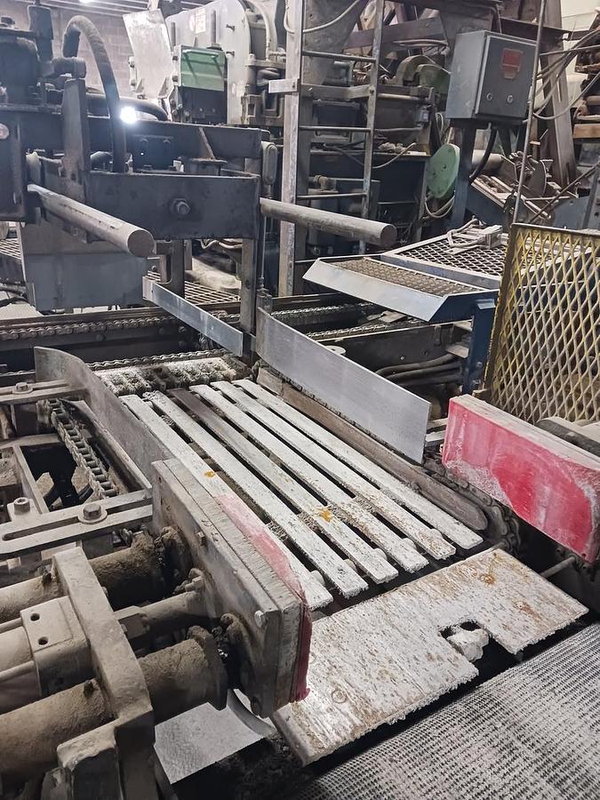 Used 1985 Columbia 22 pit style