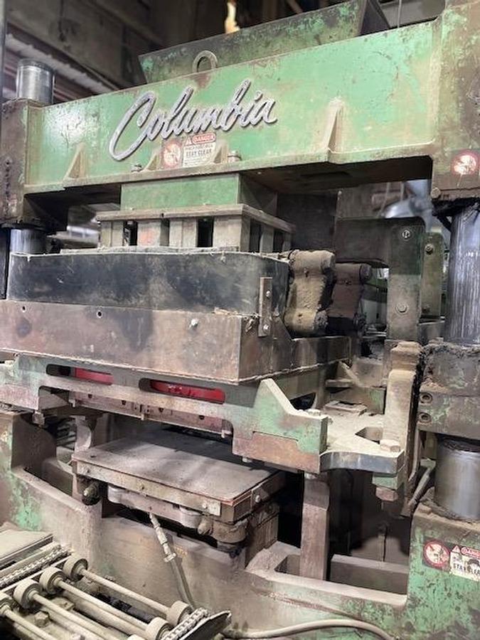 Used 1987 Columbia 30