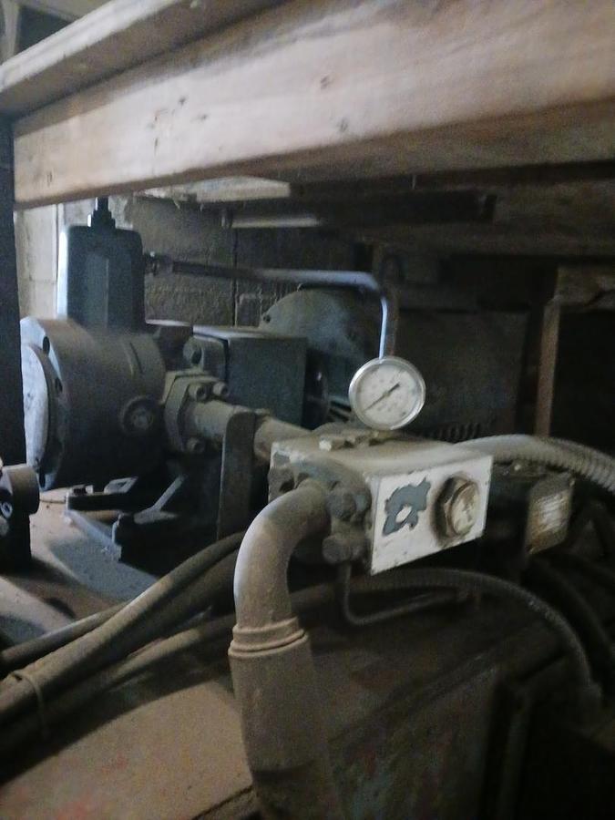 Used 1985 Columbia 22 pit style