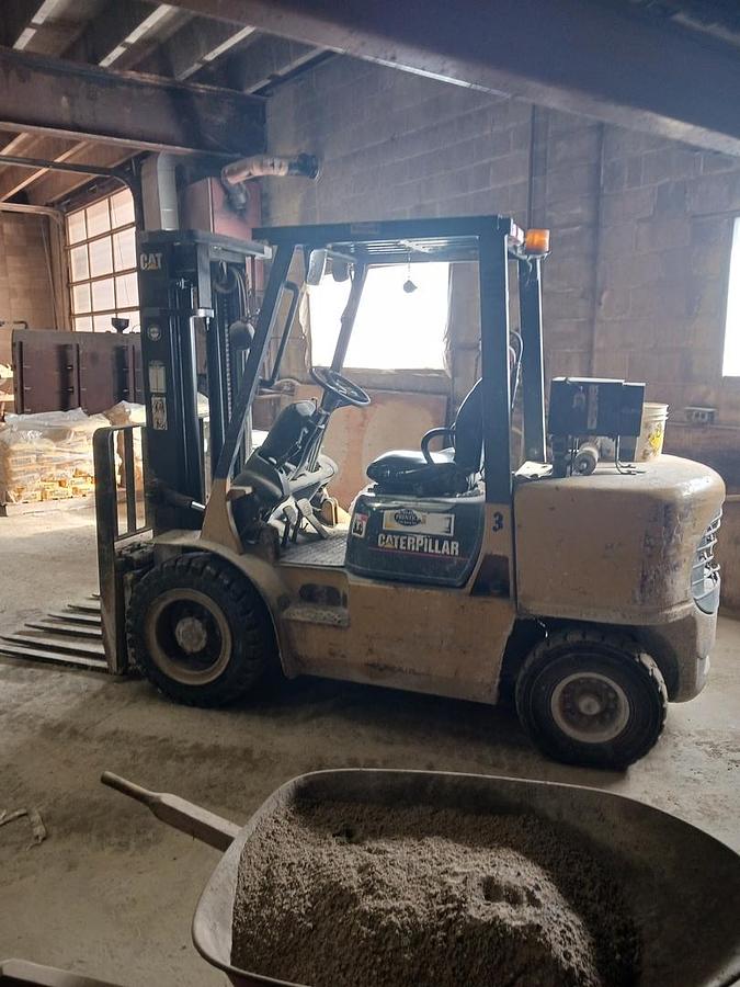 Used 2001 Caterpillar
