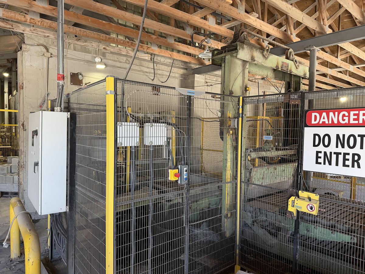 Used 2009 Columbia 22 HF