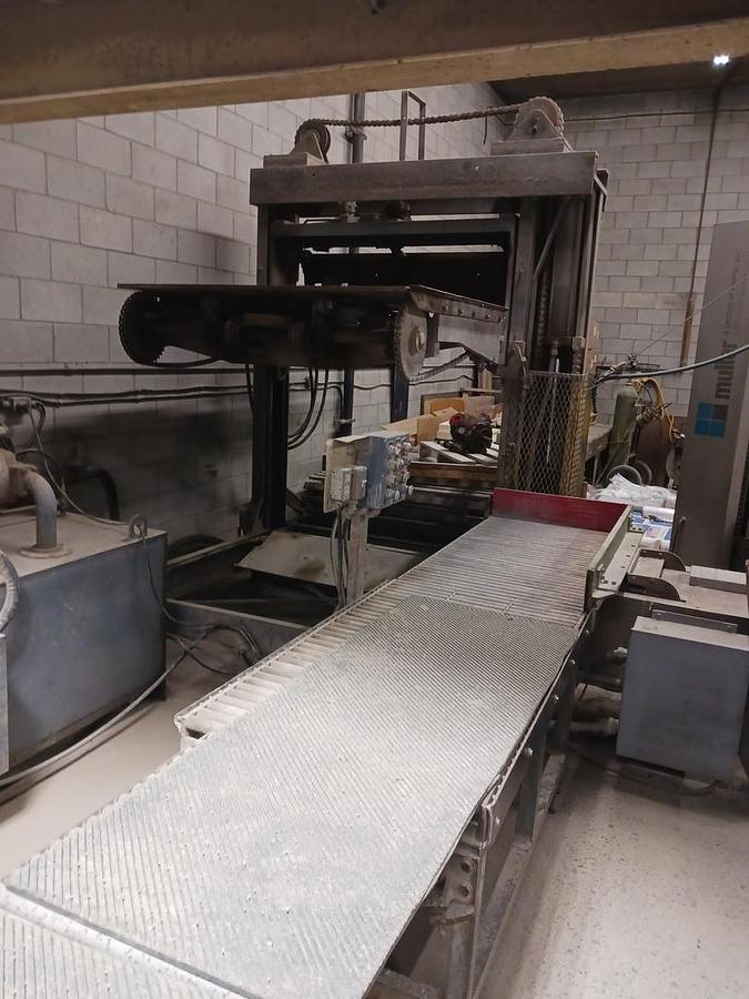 Used 1985 Columbia 22 pit style