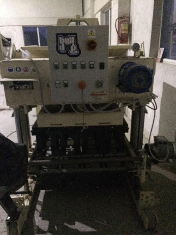 Used 2012 Bulldog Sparts International 3 at a time