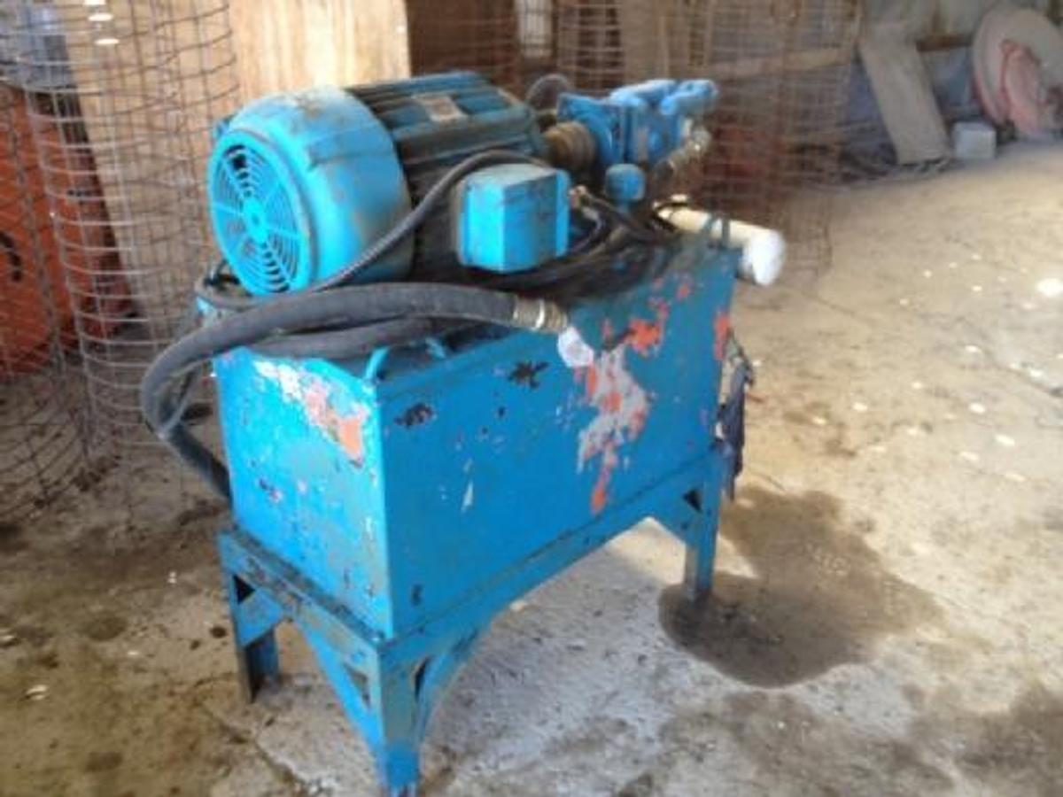 Used 1995 Home made 18x18 and 24x24"