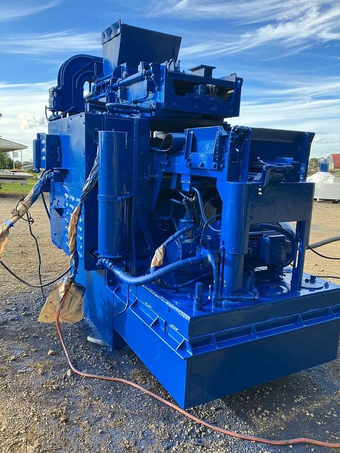 Used 1977 Columbia 16 pit model