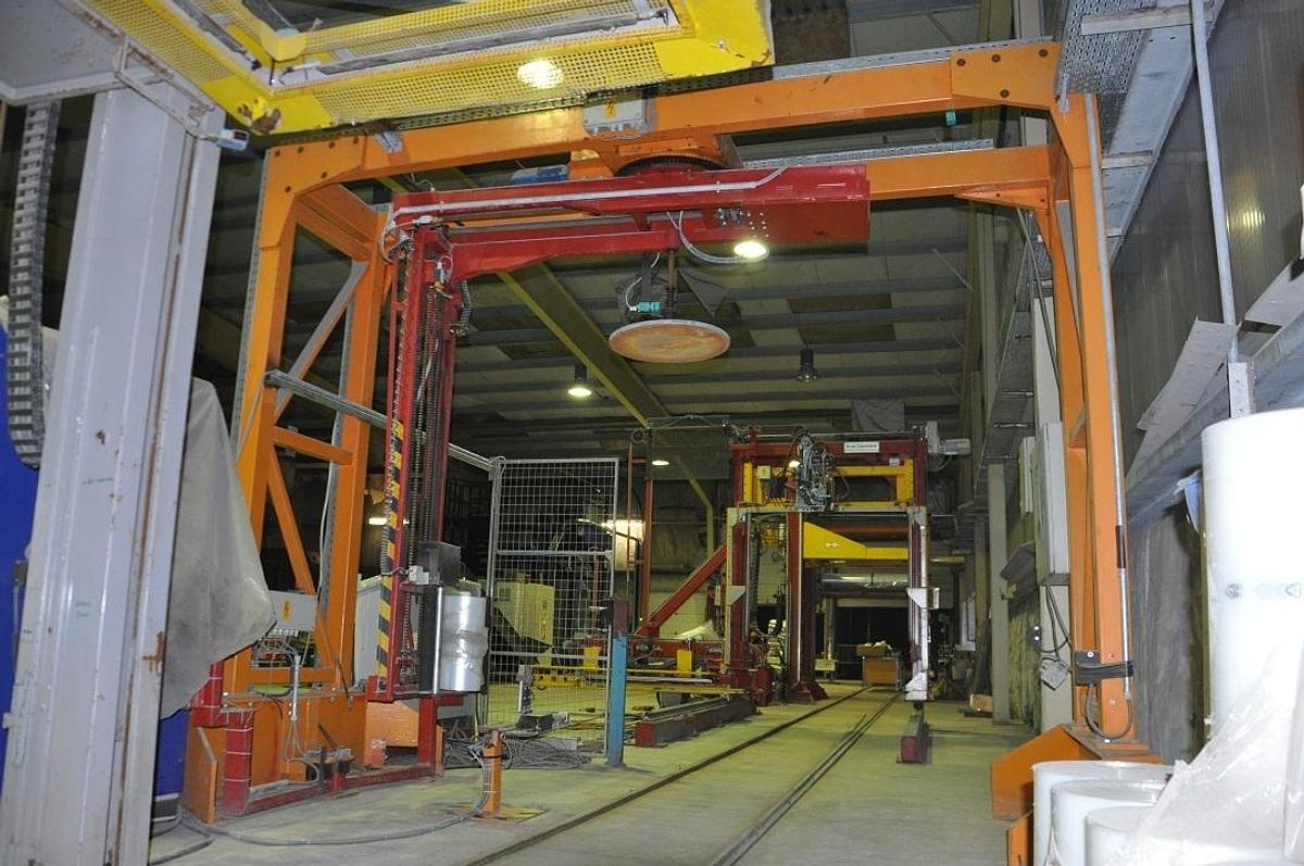 Used 1996 Lenzen Vertical Horizontal strapping