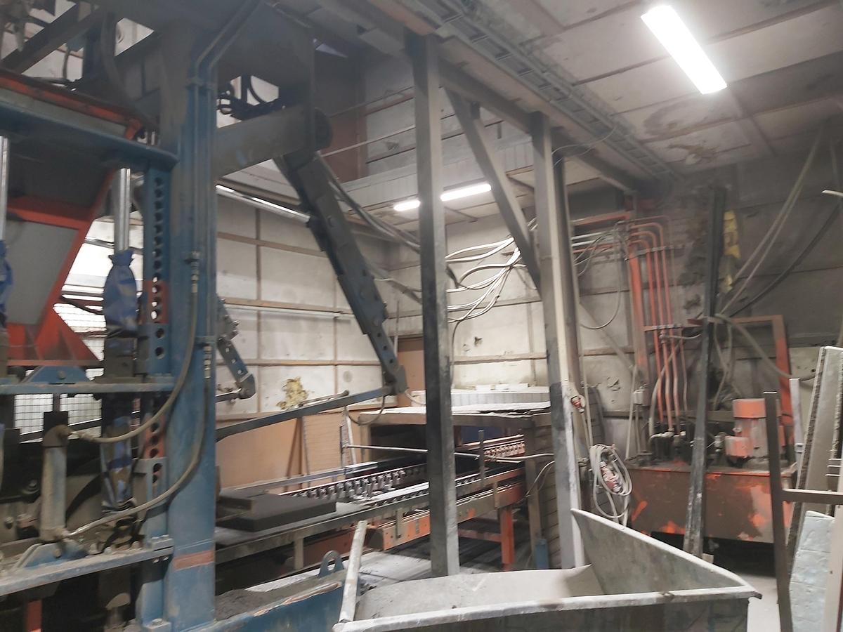 Used 2005 KVM 125x105