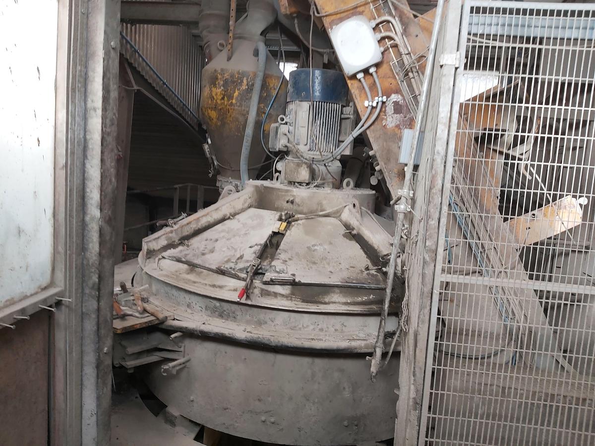 Used 2005 KVM 125x105