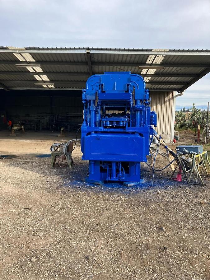Used 1977 Columbia 16 pit model