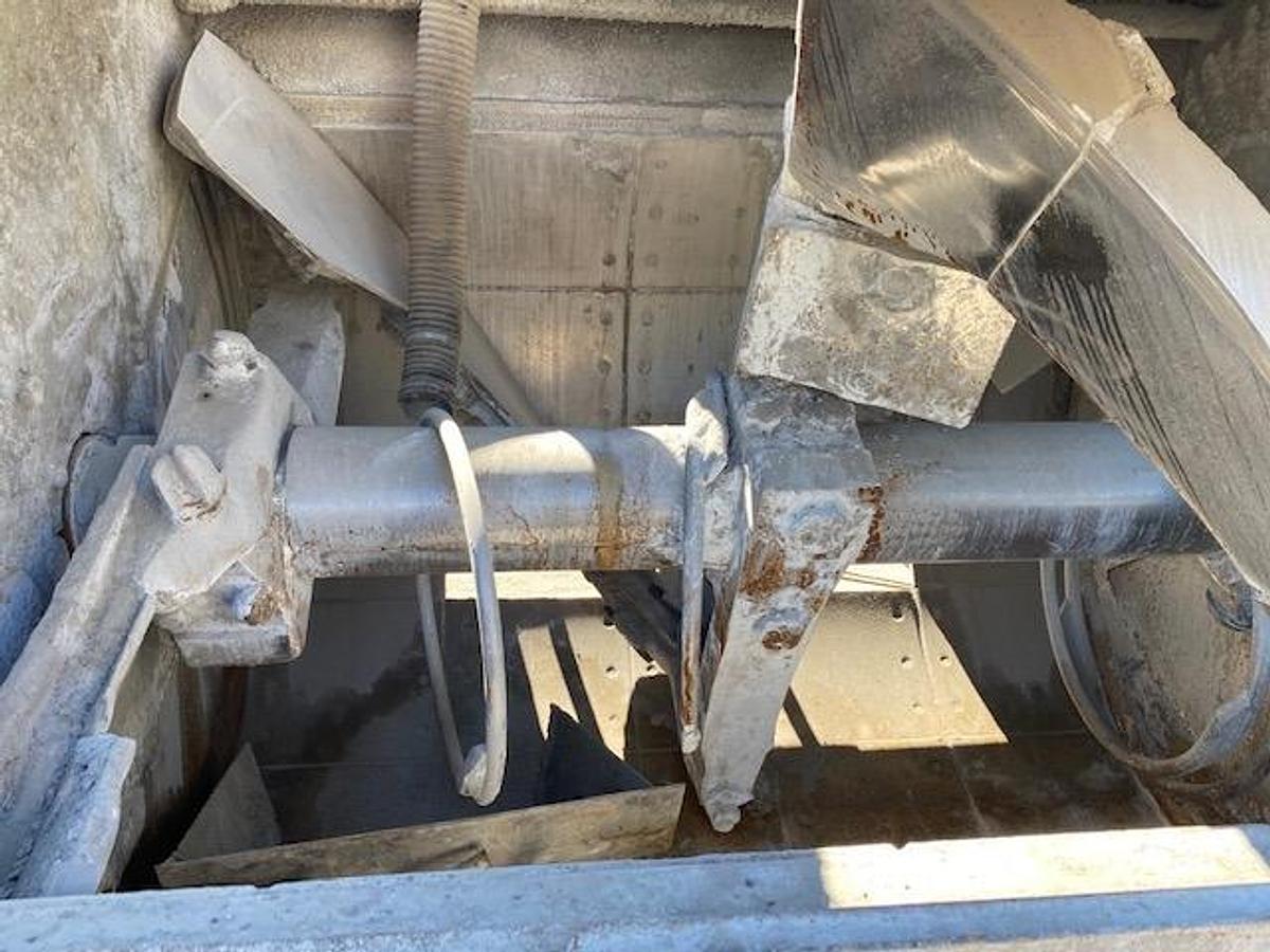 Used 2000 Besser 100 cu ft