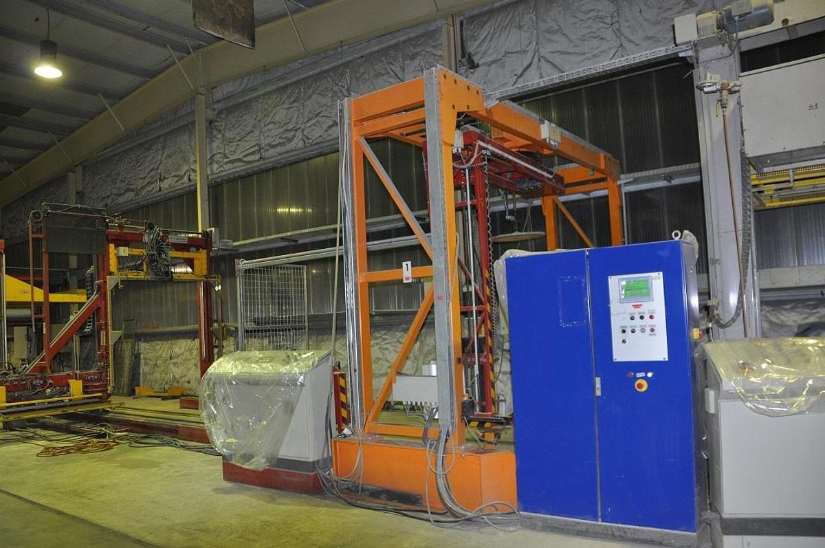 Used 1996 Lenzen Vertical Horizontal strapping