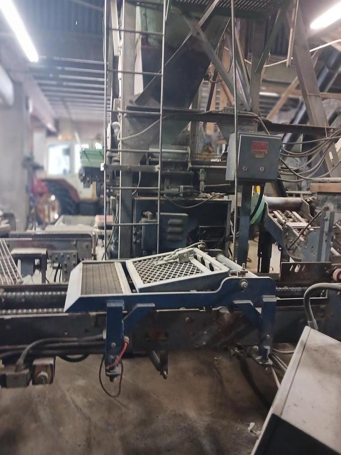 Used 1985 Columbia 22 pit style