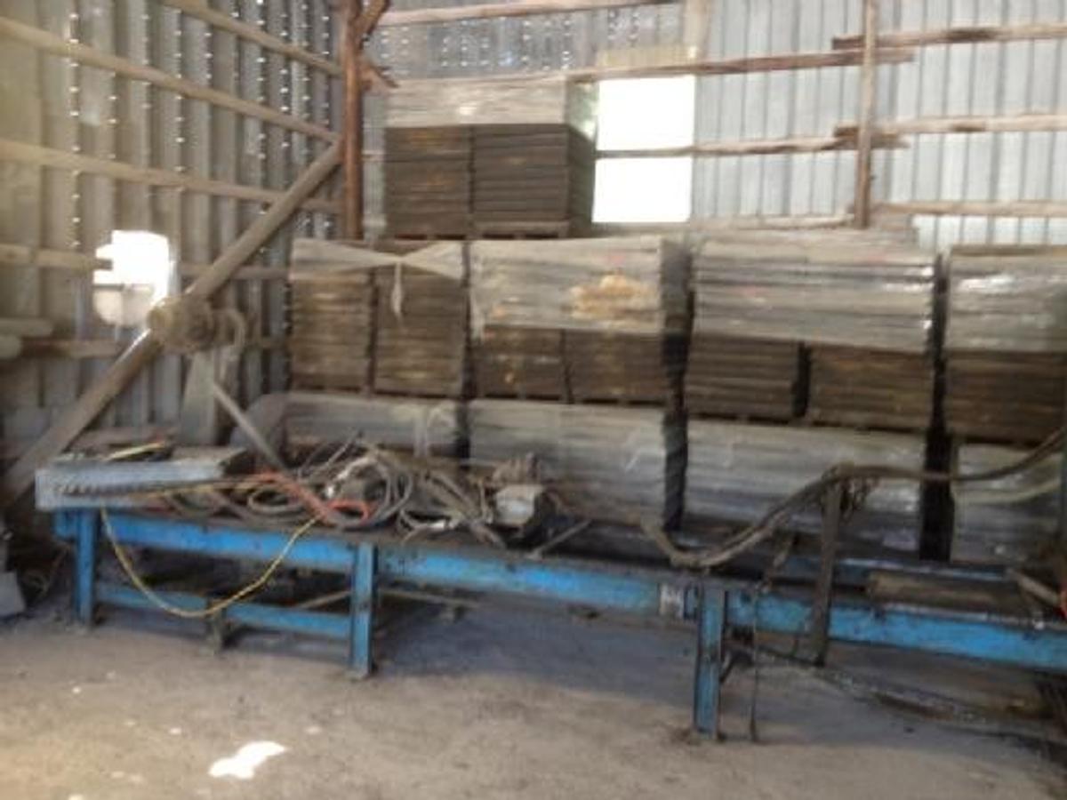 Used 1995 Home made 18x18 and 24x24"