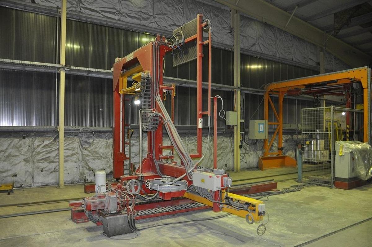 Used 1996 Lenzen Vertical Horizontal strapping