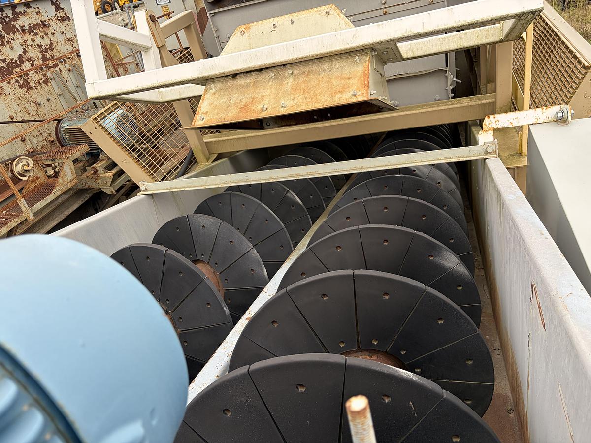 Assinick aggregate washing system