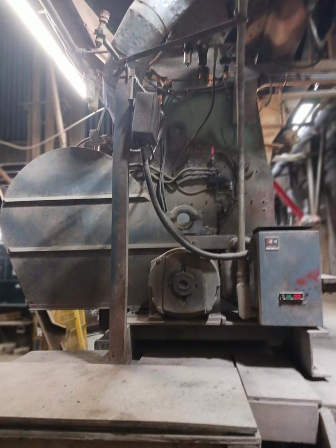 Used 1985 Columbia 22 pit style