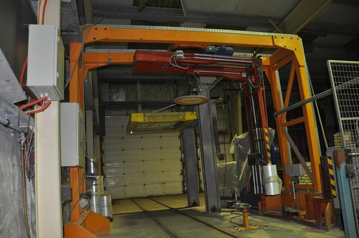 Used 1996 Lenzen Vertical Horizontal strapping