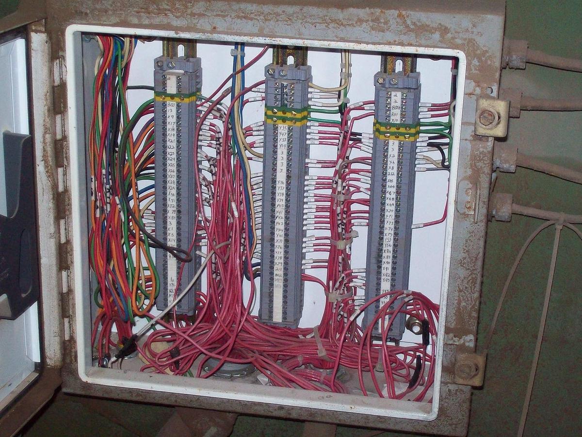Used 1995 Columbia 22 HF