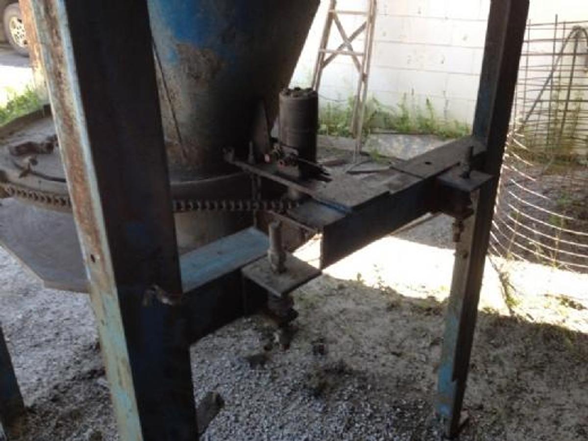 Used 1995 Home made 18x18 and 24x24"