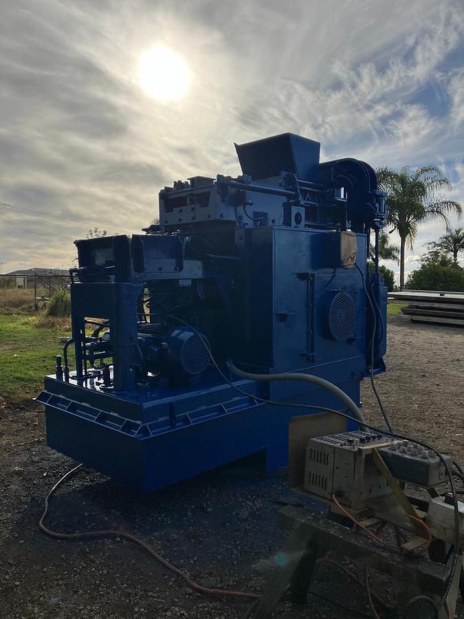 Used 1977 Columbia 16 pit model