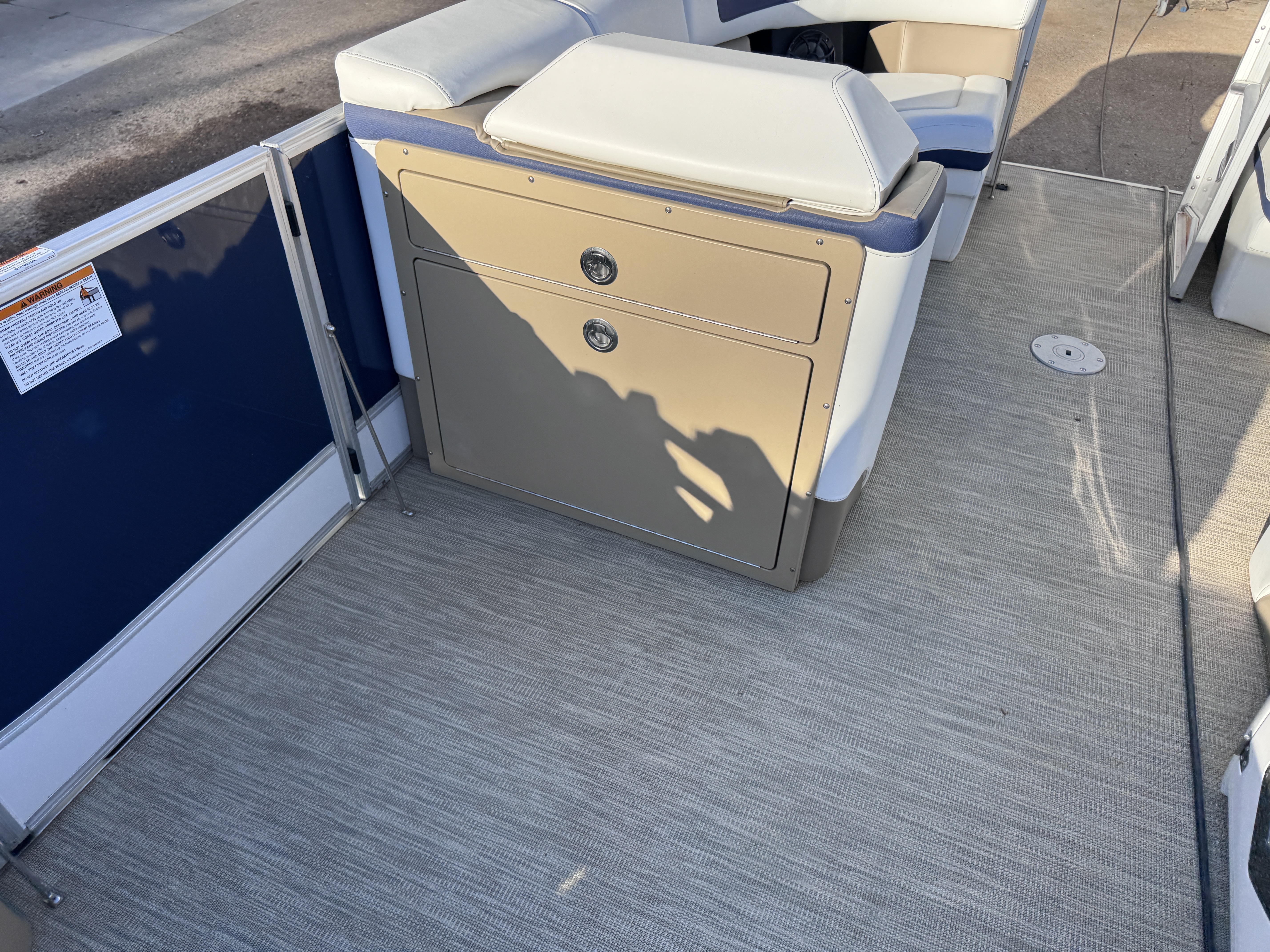 Used Low hours used pontoon