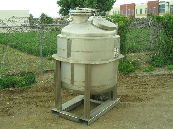 Used 755 GALLON SINGLE SHELL TANK.  METALCRAFT MODEL 511282 SERIAL 13604-20