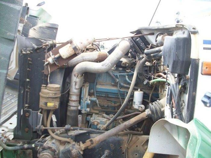 Used 1997 IHC INTERNATIONAL 4900 S/A Service Truck