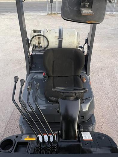 Used 2012 TOYOTA 8FGU20 FORKLIFT