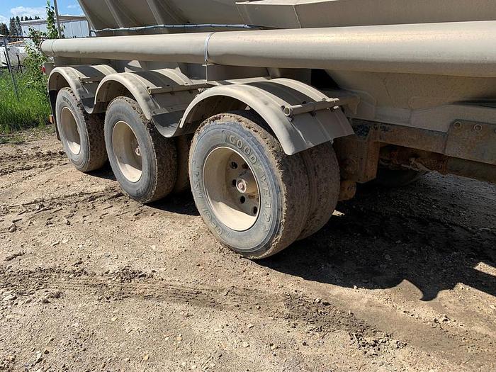 Used 2014 Bedard Pneumatic Dry Bulker Trailer