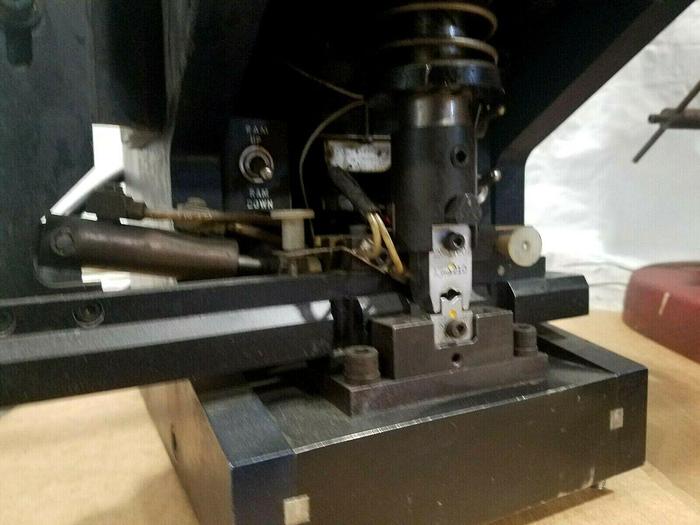 Used AMP Electric Component Stamping Crimping Machine