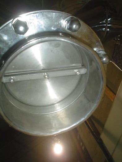 Used NEW 10 CU. FT. TWIN SHELL BLENDER WITH PIN INTENSIFIER BAR – S/S