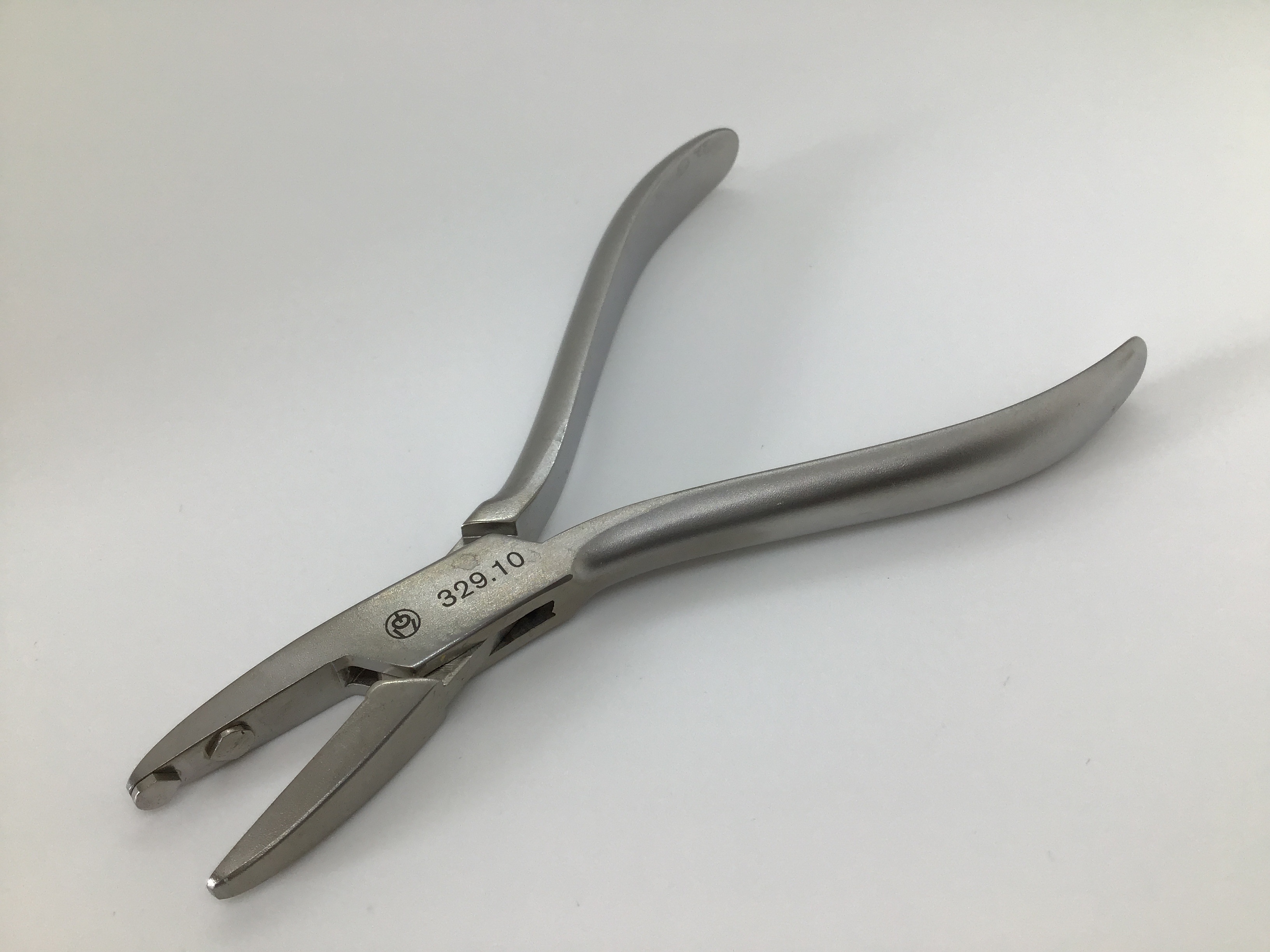 Used Pliers Bending Universal 140mm (51/2in) Synthes 329.10 for Sa...