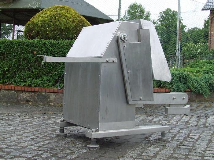 Gebraucht Tippler für Wagen - als Gerät, das von der Maschine angetrieben wird, mit der es arbeitet (z. B. ein Fräser, eine Mühle, ein Mischer usw.)