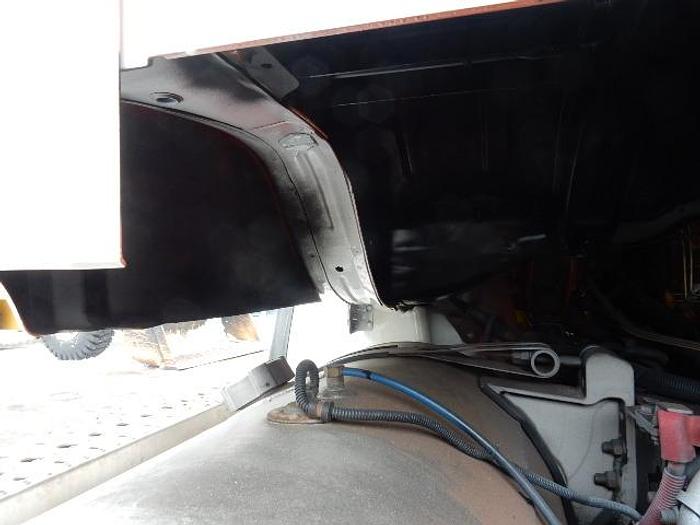 Used 2009 Freightliner M2-112V