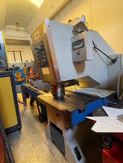 Usato PUNZONATRICE CORI