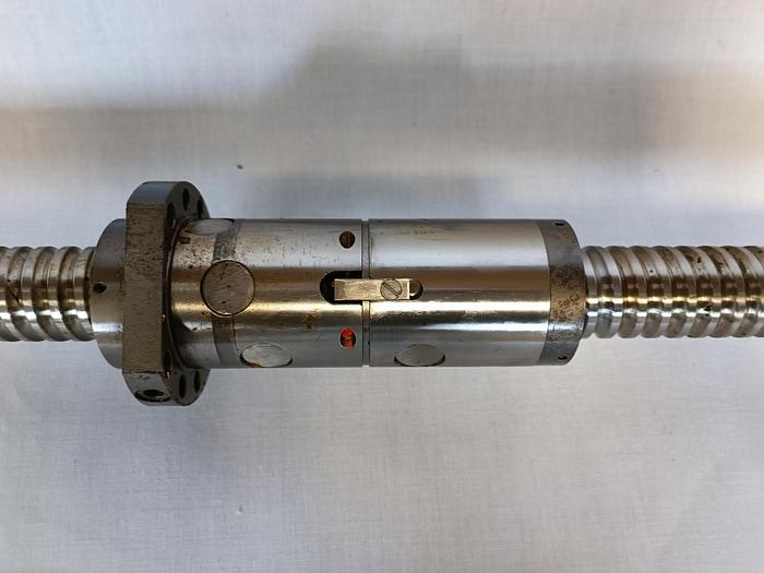 Geschliffener Präzisions Kugelgewindetrieb, D40mm, 1870mm, , neu