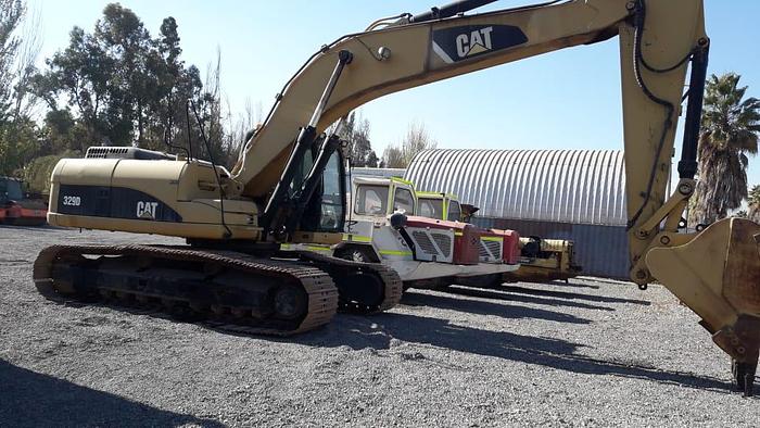 2011 CATERPILLAR 329D