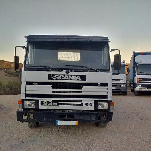 Usado 1997 SCANIA P 93M 210 flatbed truck