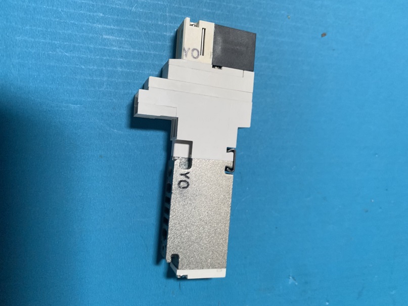 Used SMC Solenoid Valve VQ1100-5
