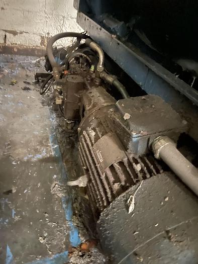 Used Ellis 900lb washer extractor